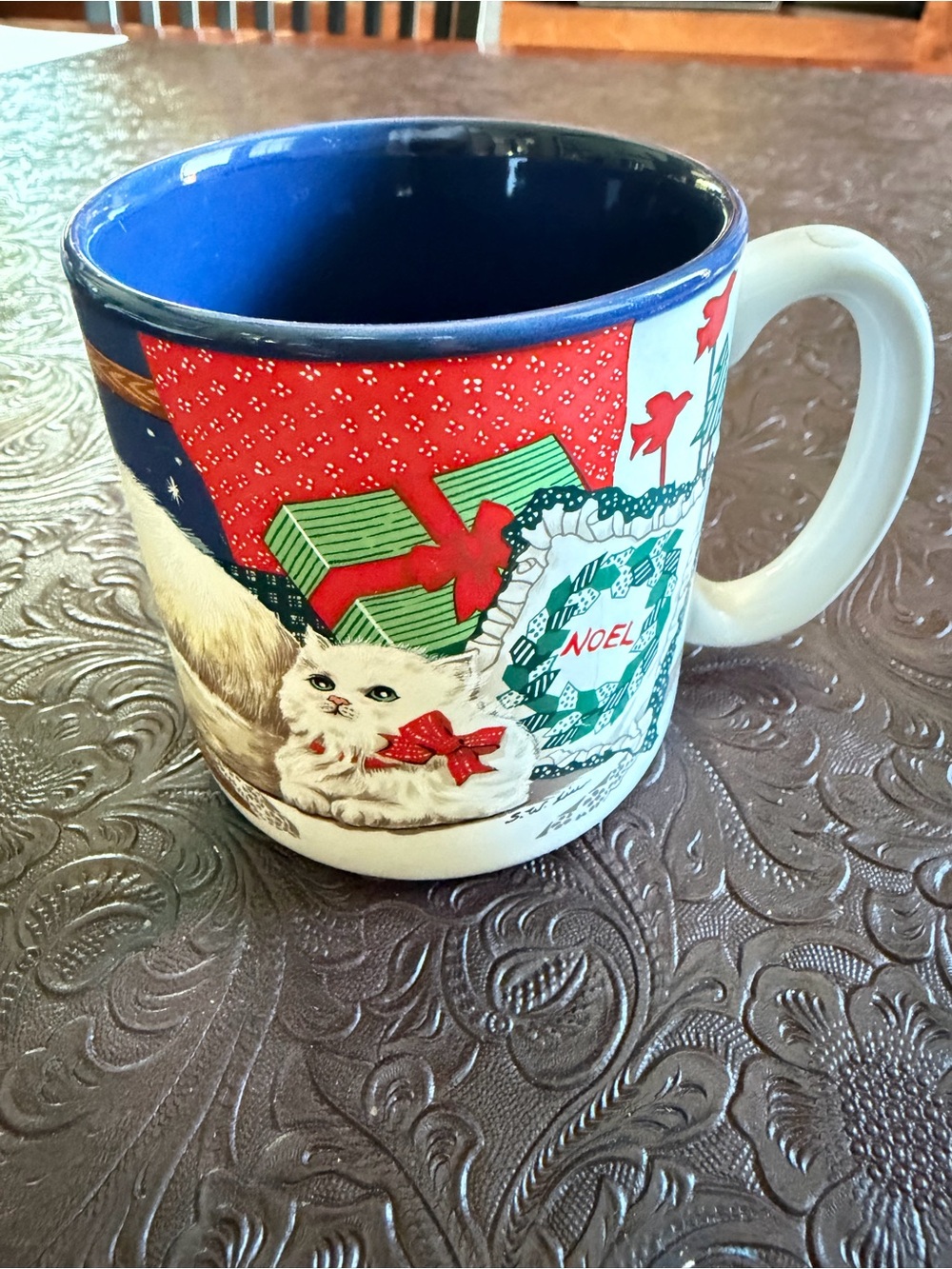 Vintage Holiday Cat Noel Ceramic Mug - Blue Interior